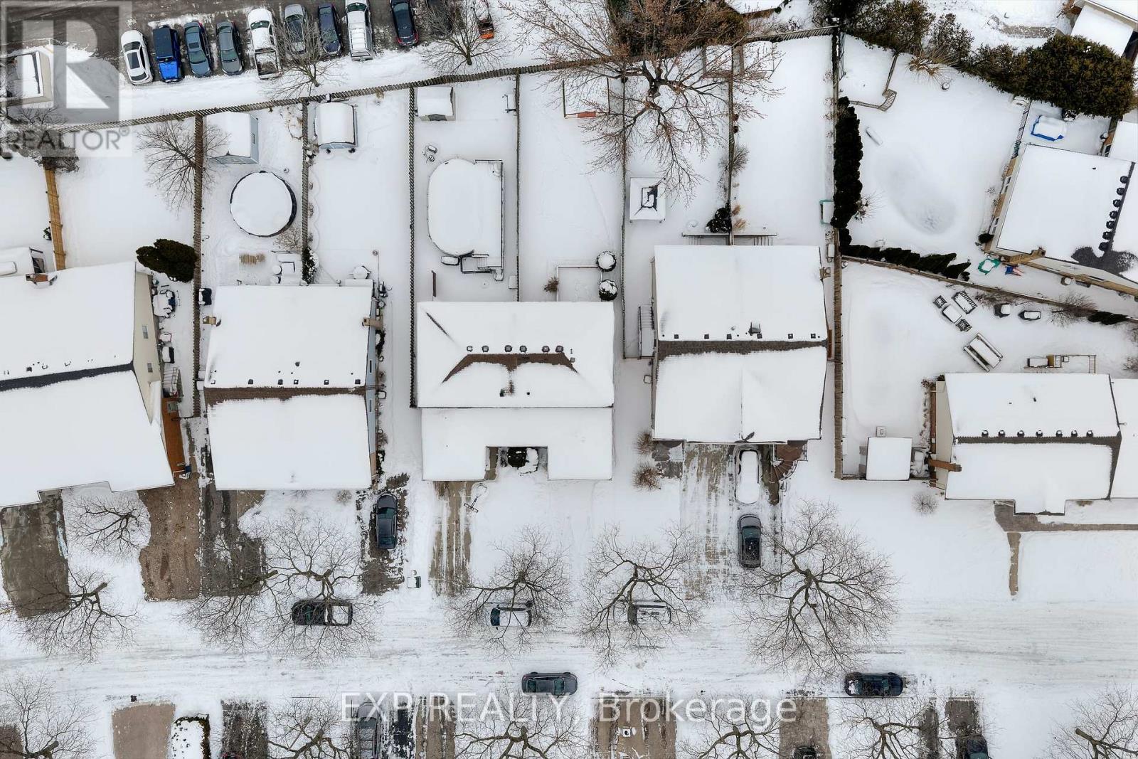 10 Heritage Court, St. Catharines, Ontario  L2S 3H8 - Photo 3 - X12724658