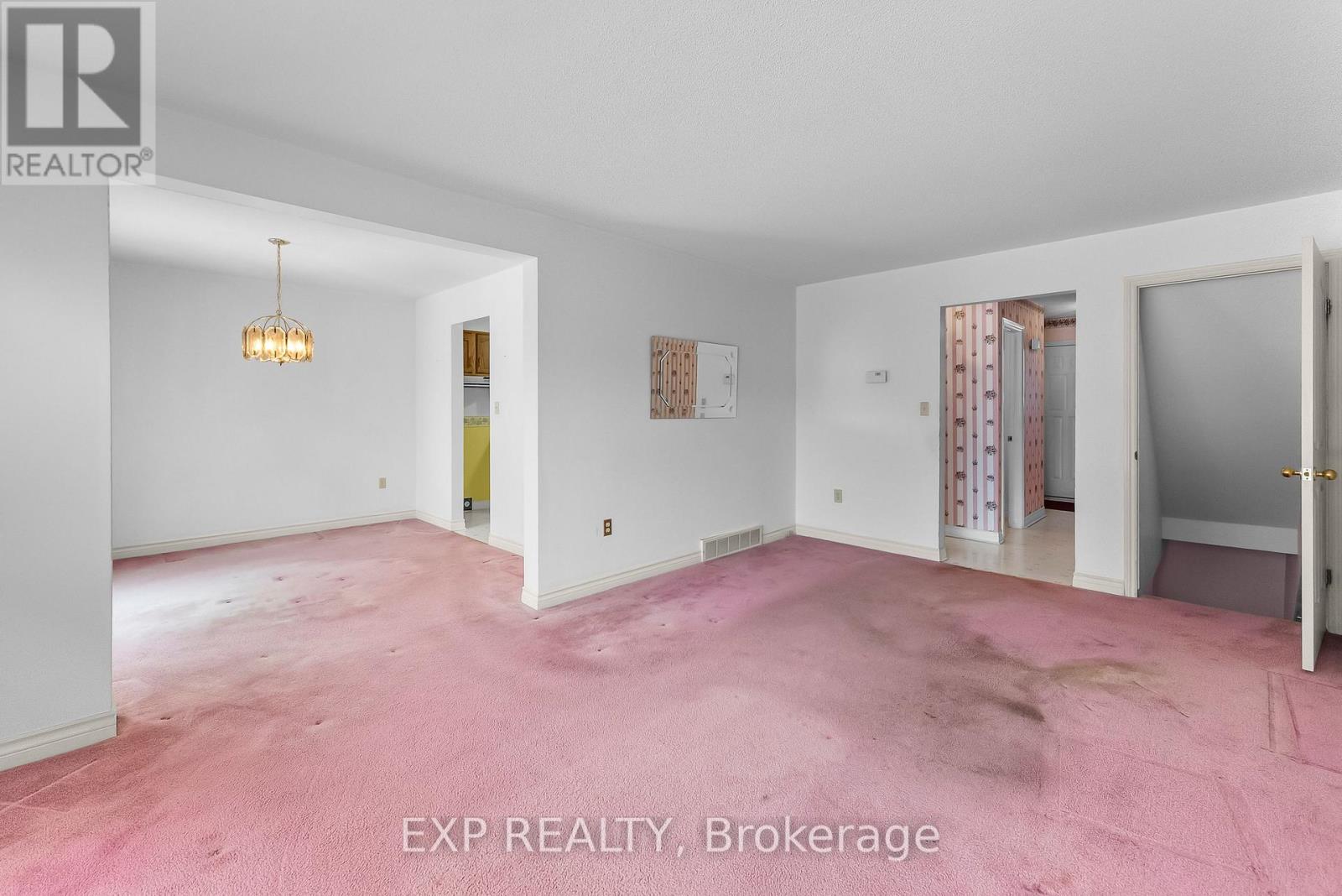 10 Heritage Court, St. Catharines, Ontario  L2S 3H8 - Photo 9 - X12724658