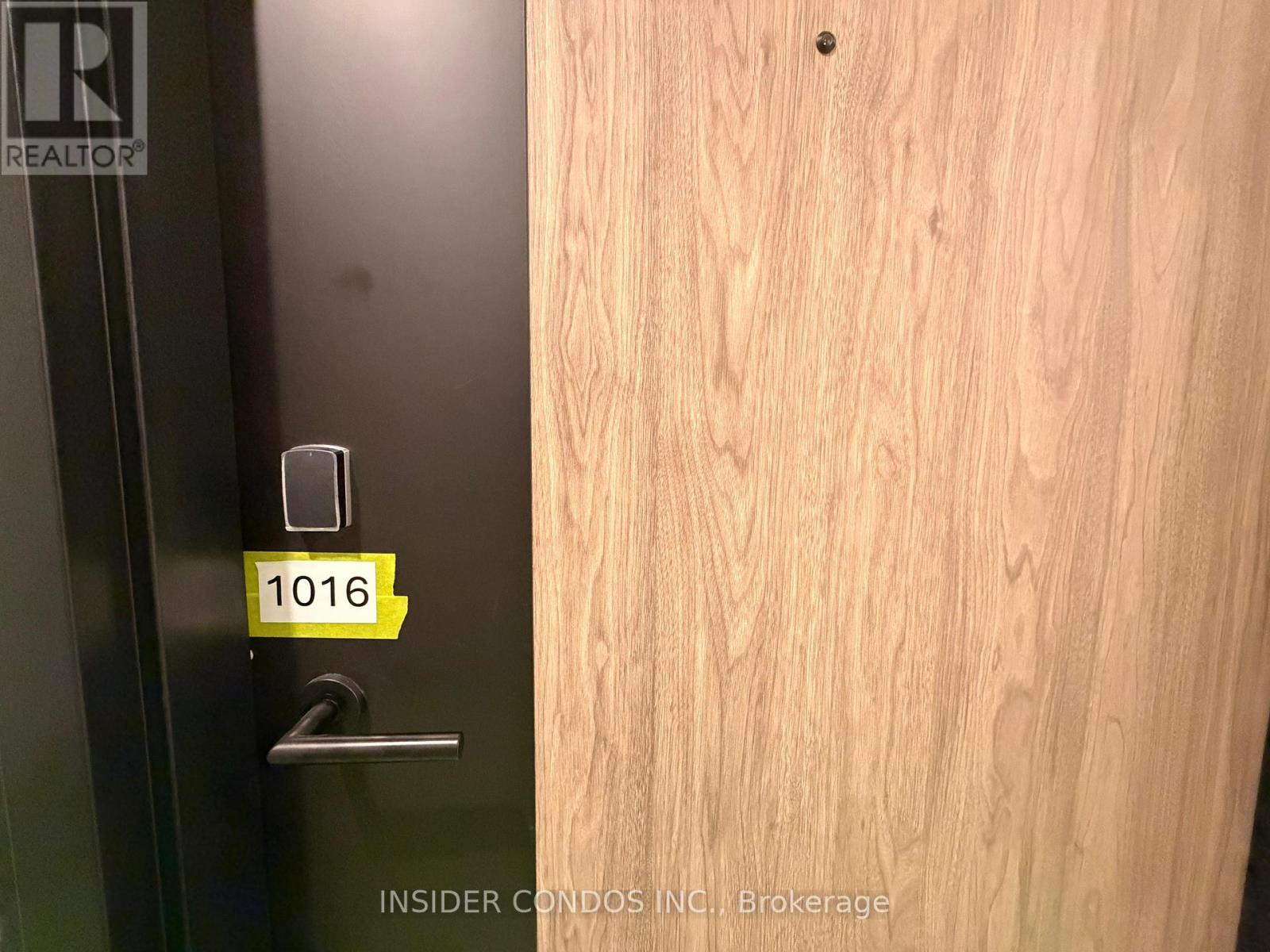 1016 - 1001 The Queensway, Toronto, Ontario  M8Z 6C7 - Photo 2 - W12715678