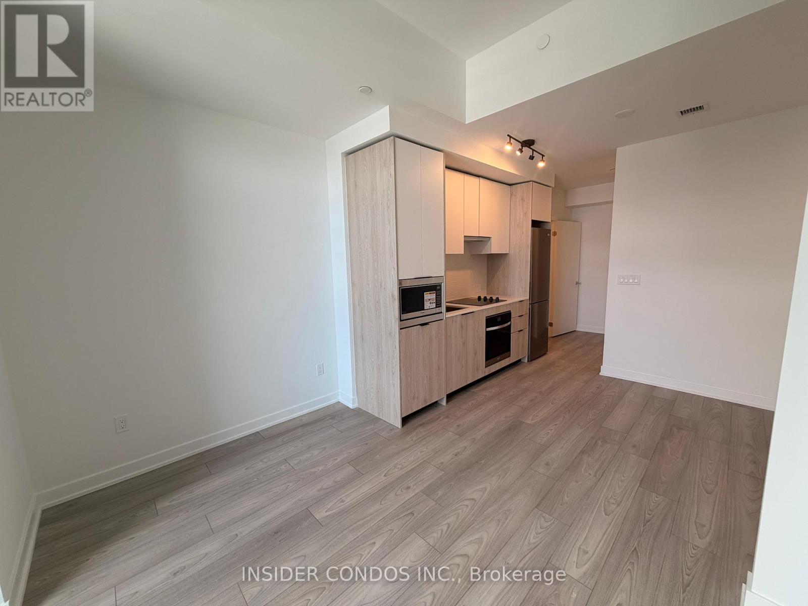 1016 - 1001 The Queensway, Toronto, Ontario  M8Z 6C7 - Photo 6 - W12715678