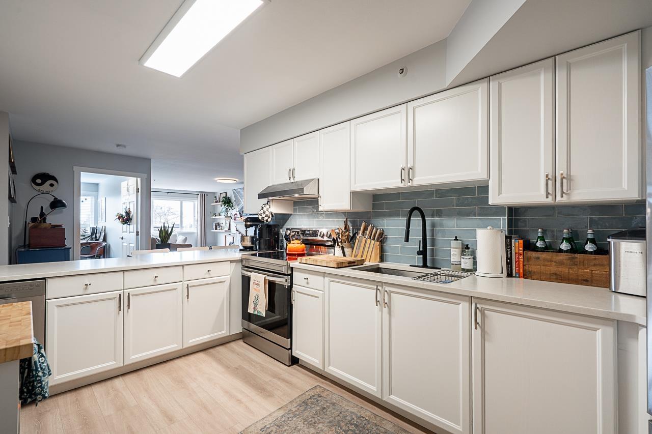 209 15233 Pacific Avenue, White Rock, British Columbia  V4B 1P8 - Photo 10 - R3082324