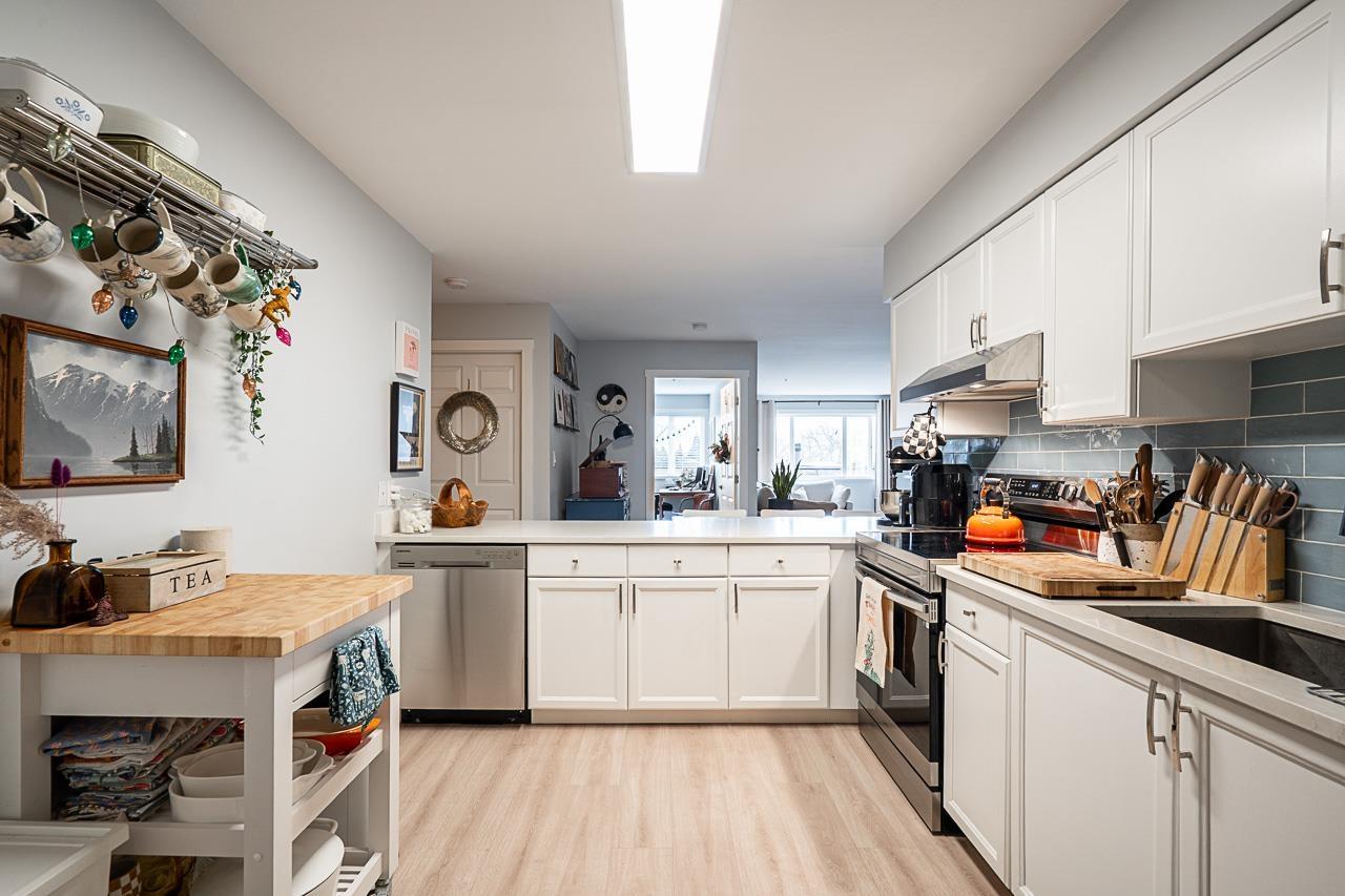 209 15233 Pacific Avenue, White Rock, British Columbia  V4B 1P8 - Photo 11 - R3082324