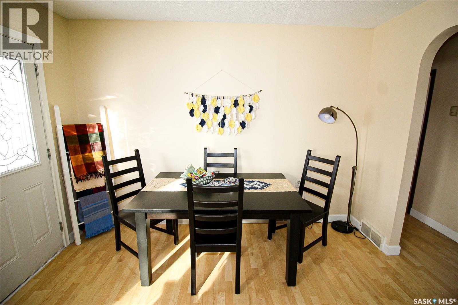 644 1st Street W, Shaunavon, Saskatchewan  S0N 2M0 - Photo 6 - SK027214