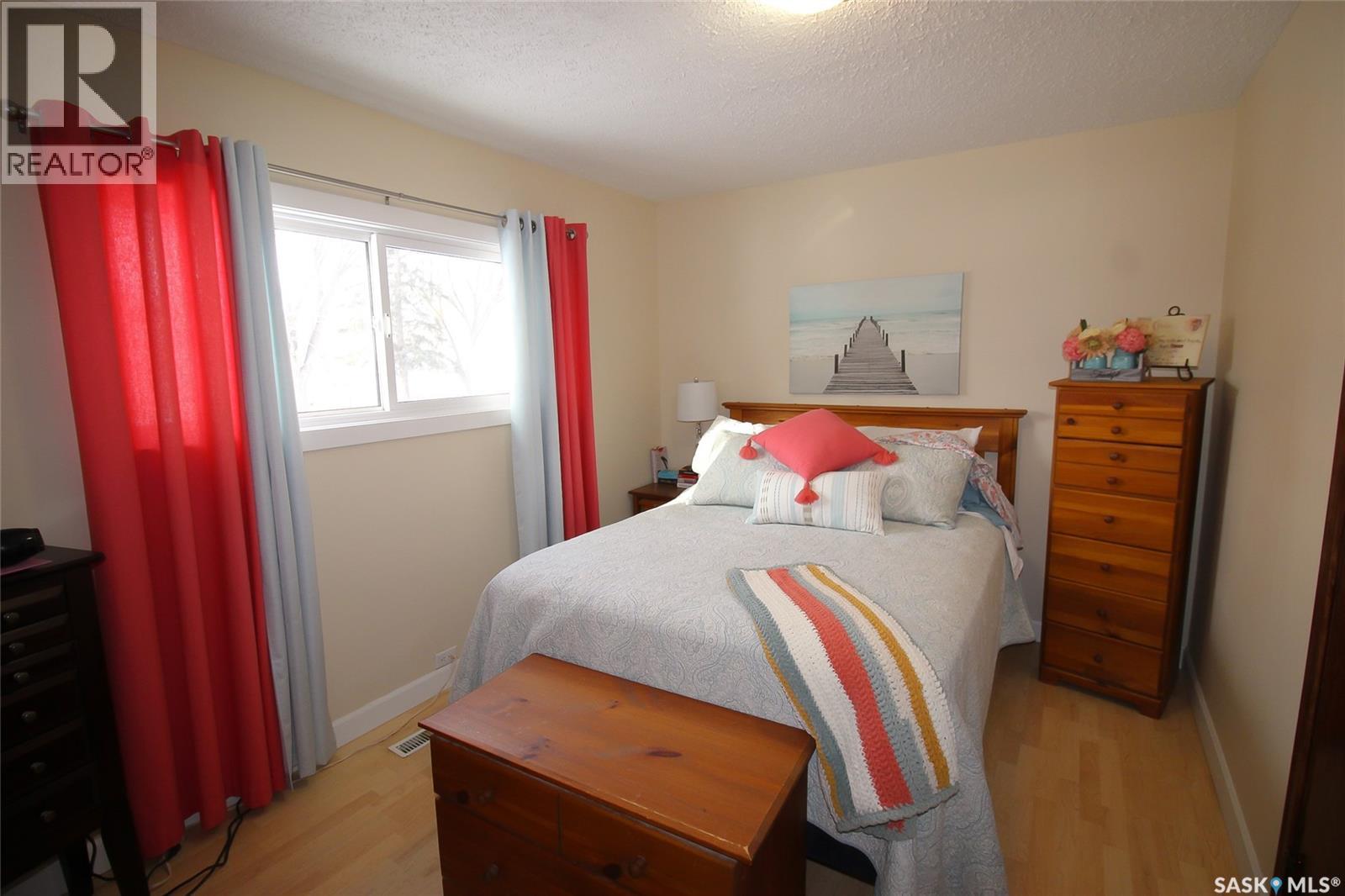 644 1st Street W, Shaunavon, Saskatchewan  S0N 2M0 - Photo 8 - SK027214