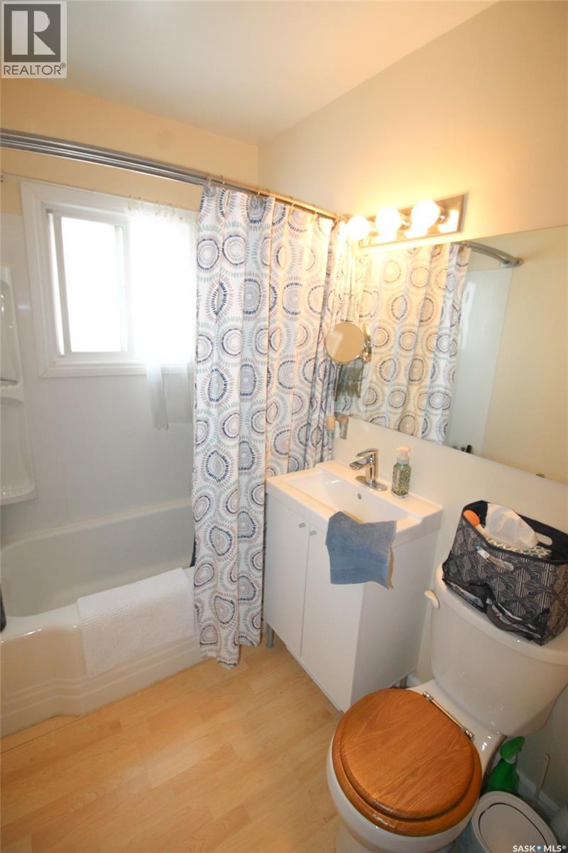 644 1st Street W, Shaunavon, Saskatchewan  S0N 2M0 - Photo 11 - SK027214