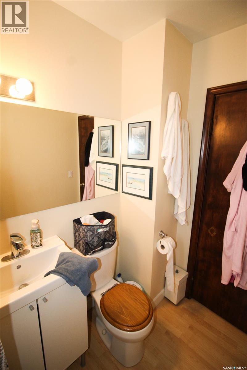644 1st Street W, Shaunavon, Saskatchewan  S0N 2M0 - Photo 12 - SK027214