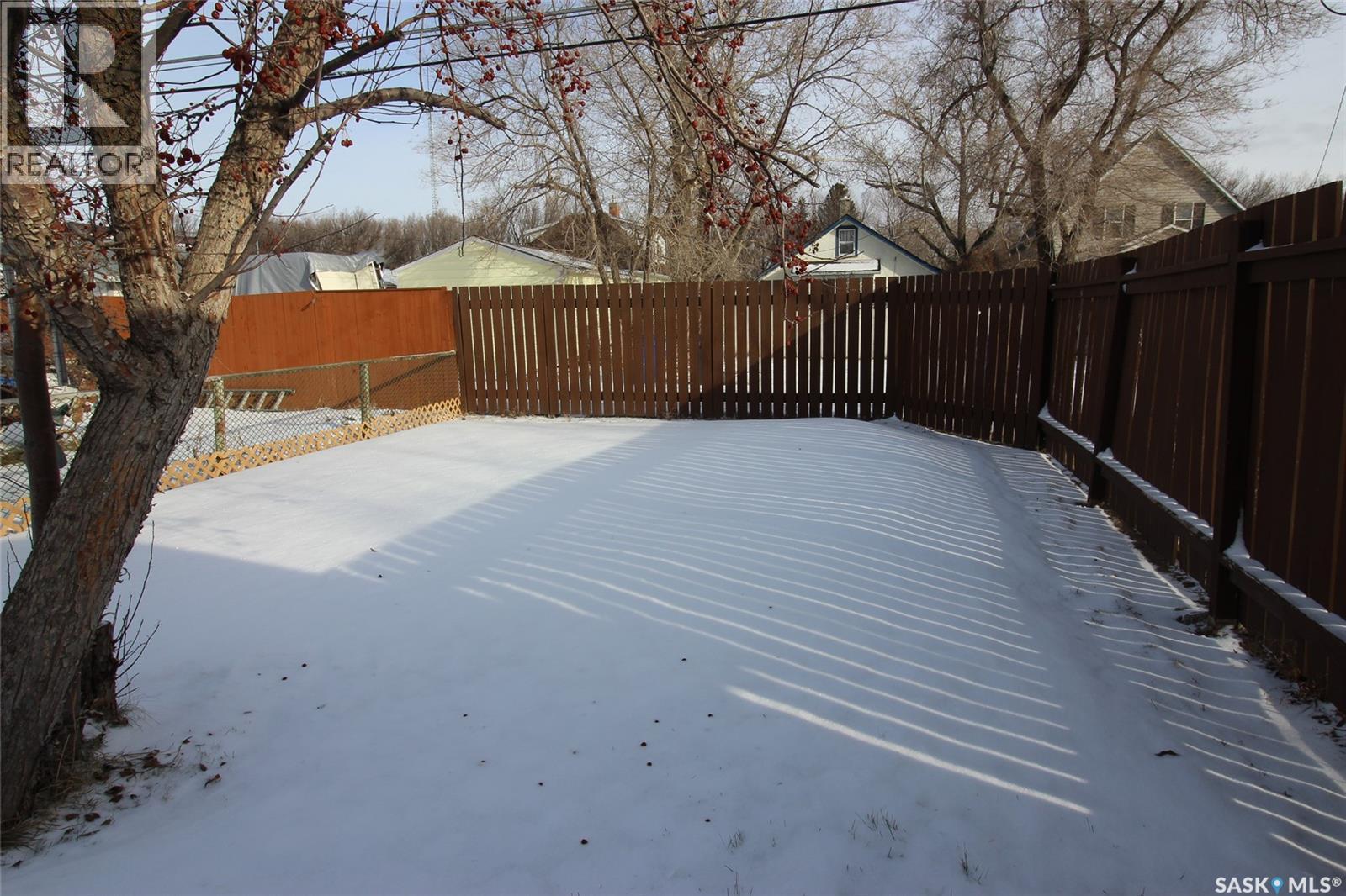 644 1st Street W, Shaunavon, Saskatchewan  S0N 2M0 - Photo 27 - SK027214