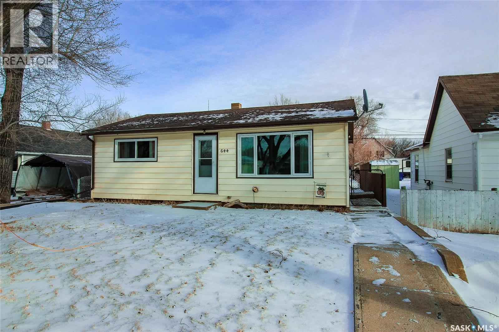 644 1st Street W, Shaunavon, Saskatchewan  S0N 2M0 - Photo 31 - SK027214