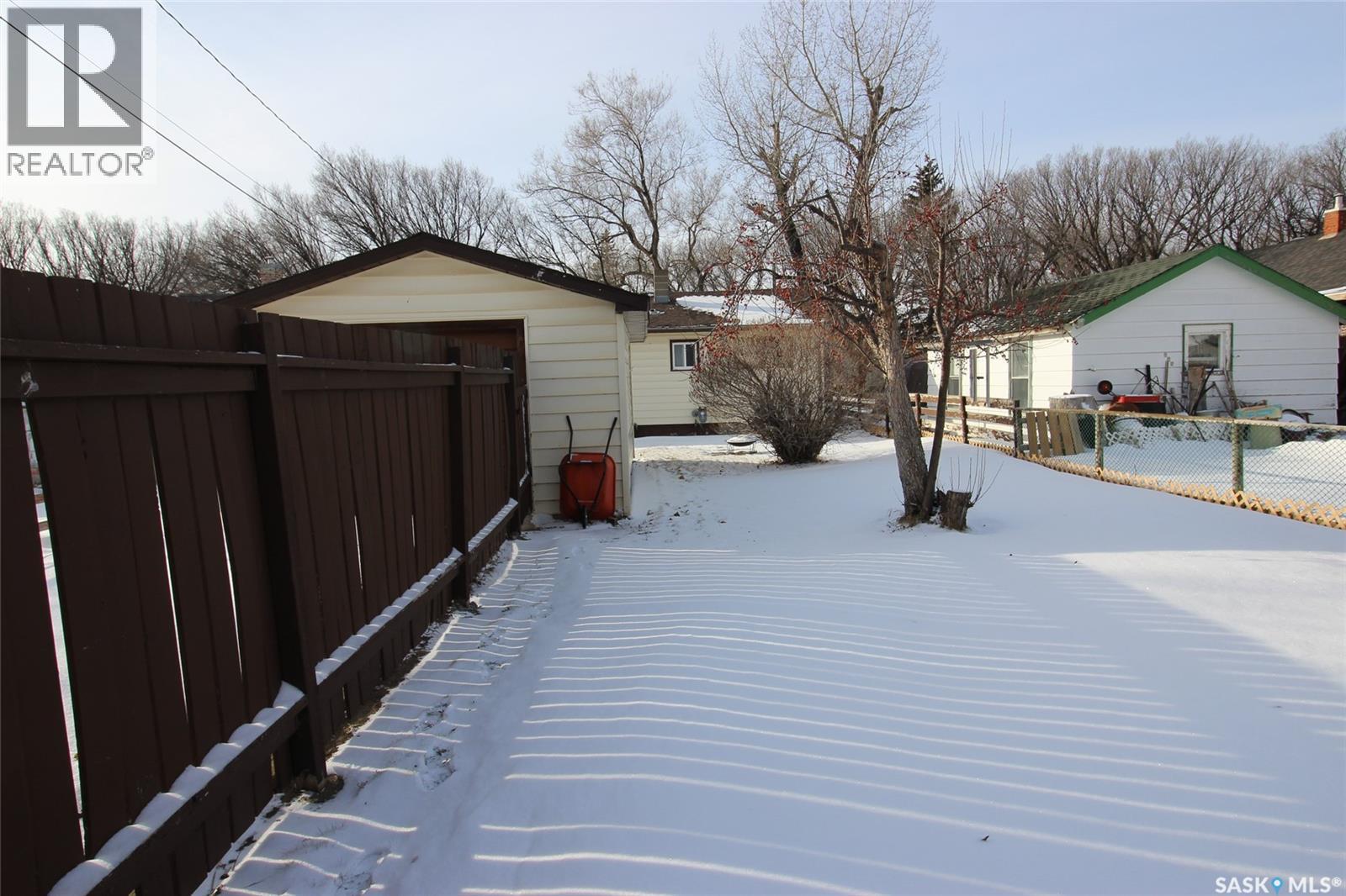 644 1st Street W, Shaunavon, Saskatchewan  S0N 2M0 - Photo 28 - SK027214