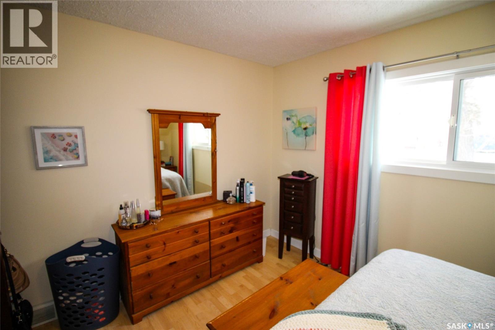 644 1st Street W, Shaunavon, Saskatchewan  S0N 2M0 - Photo 9 - SK027214