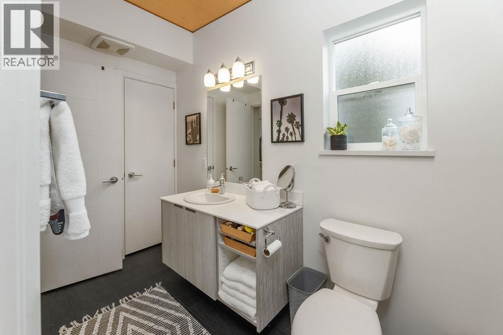 890 Trower Lane, Gibsons, British Columbia  V0N 1V7 - Photo 10 - R3046919