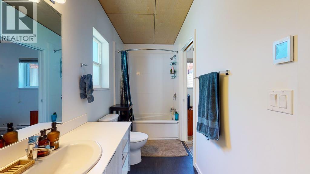 890 Trower Lane, Gibsons, British Columbia  V0N 1V7 - Photo 14 - R3046919