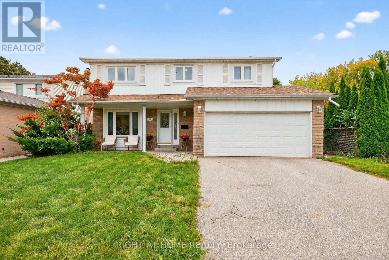 16 MAYVERN CRESCENT, Richmond Hill, Ontario