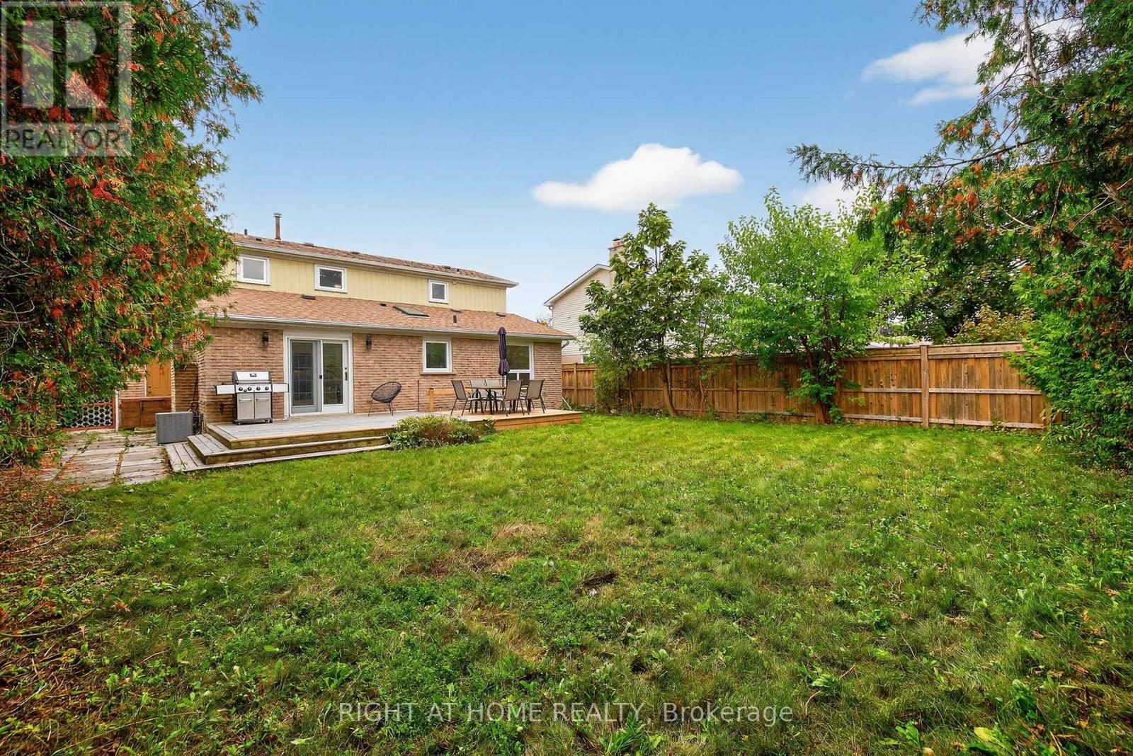 16 Mayvern Crescent, Richmond Hill, Ontario  L4C 5J4 - Photo 38 - N12724620