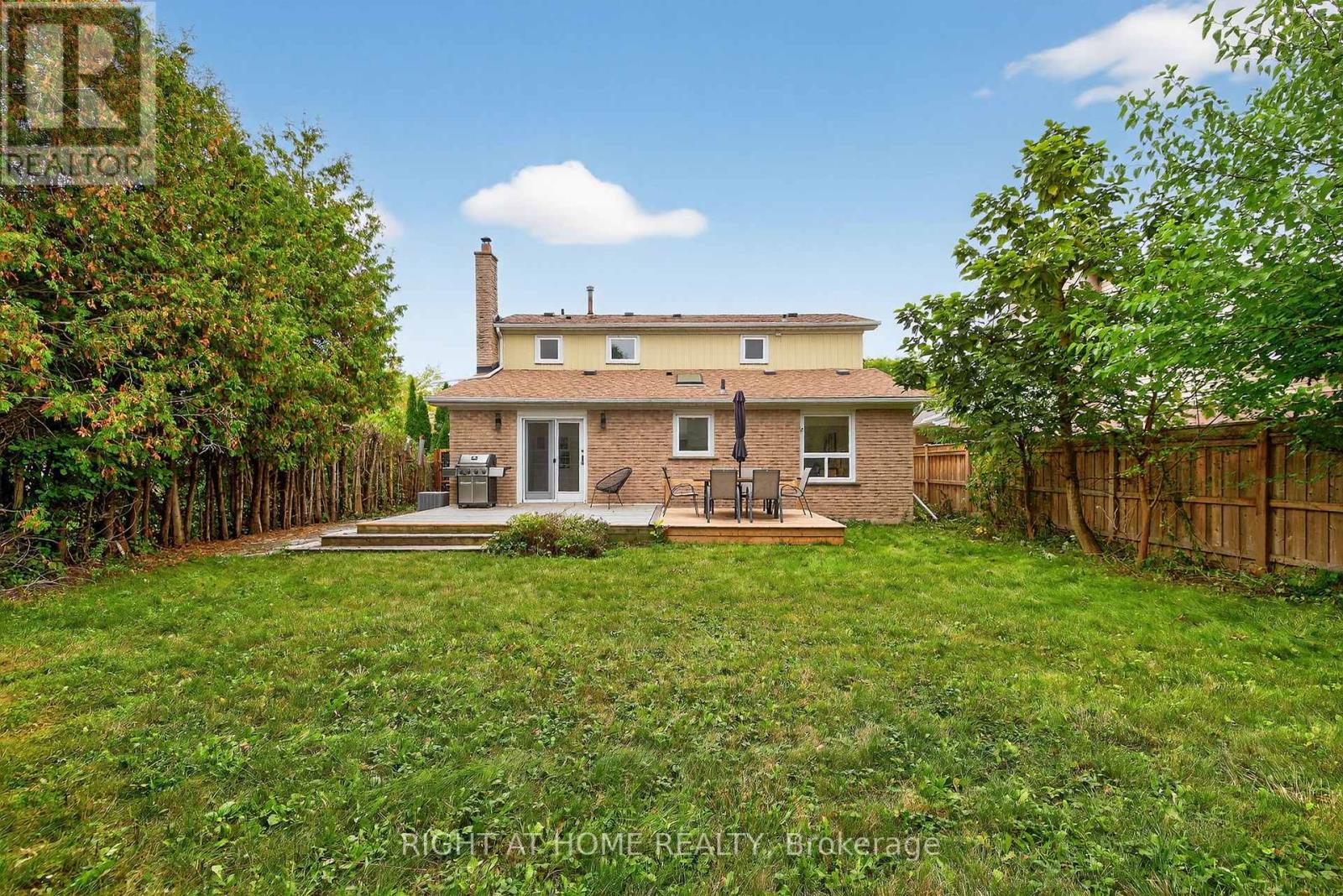 16 Mayvern Crescent, Richmond Hill, Ontario  L4C 5J4 - Photo 39 - N12724620