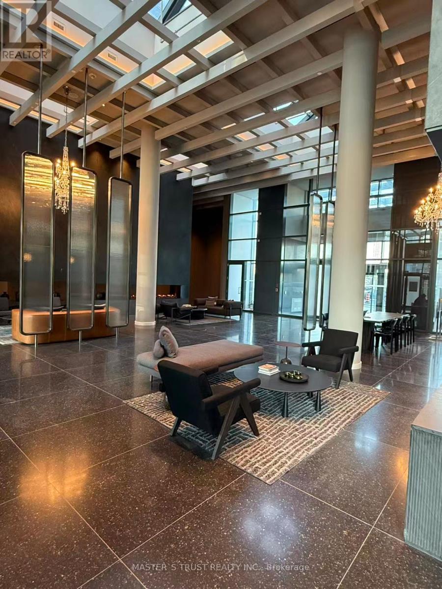 3015 - 28 Interchange Way, Vaughan, Ontario  L4K 0P8 - Photo 2 - N12724622