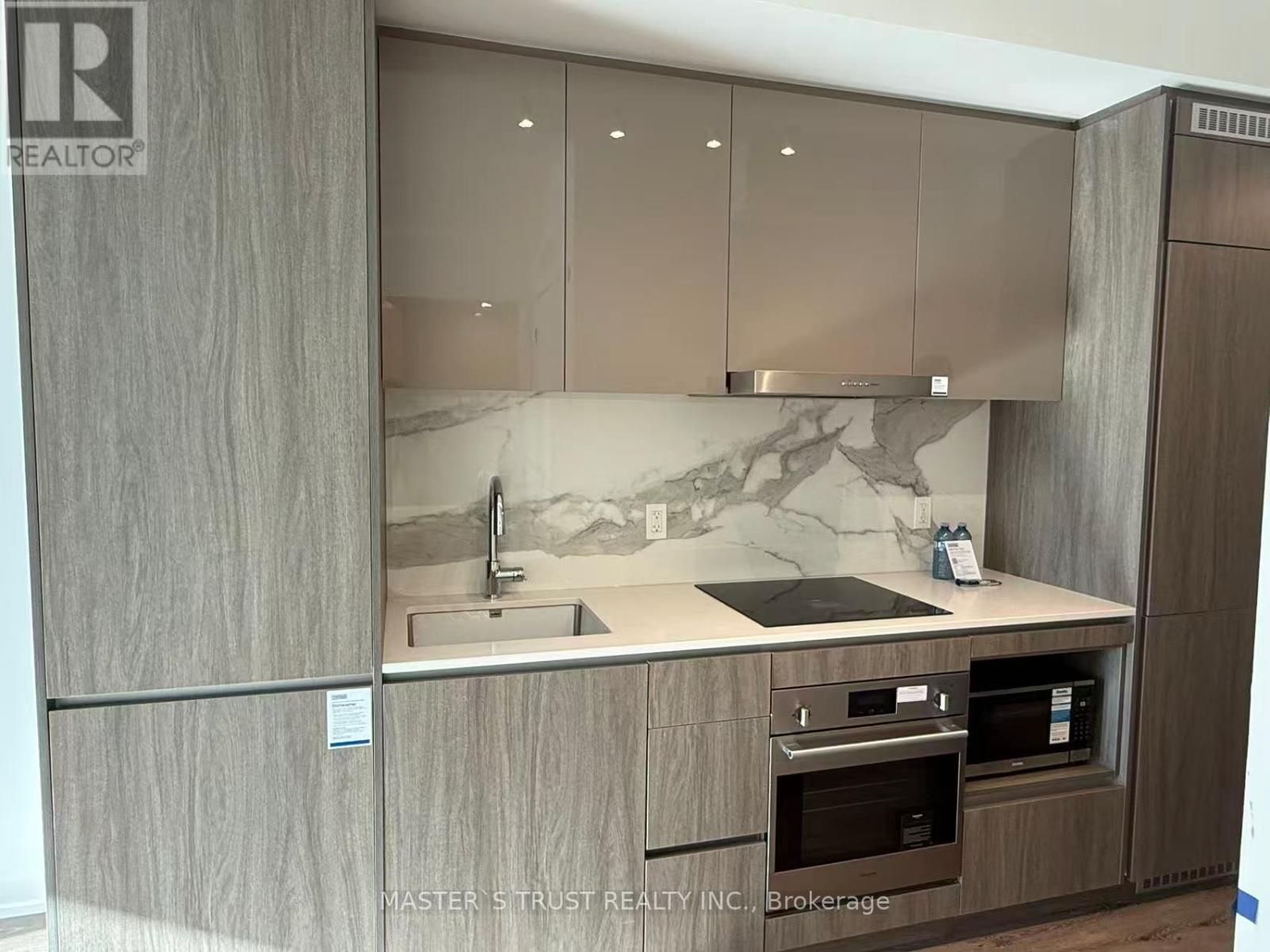 3015 - 28 Interchange Way, Vaughan, Ontario  L4K 0P8 - Photo 7 - N12724622