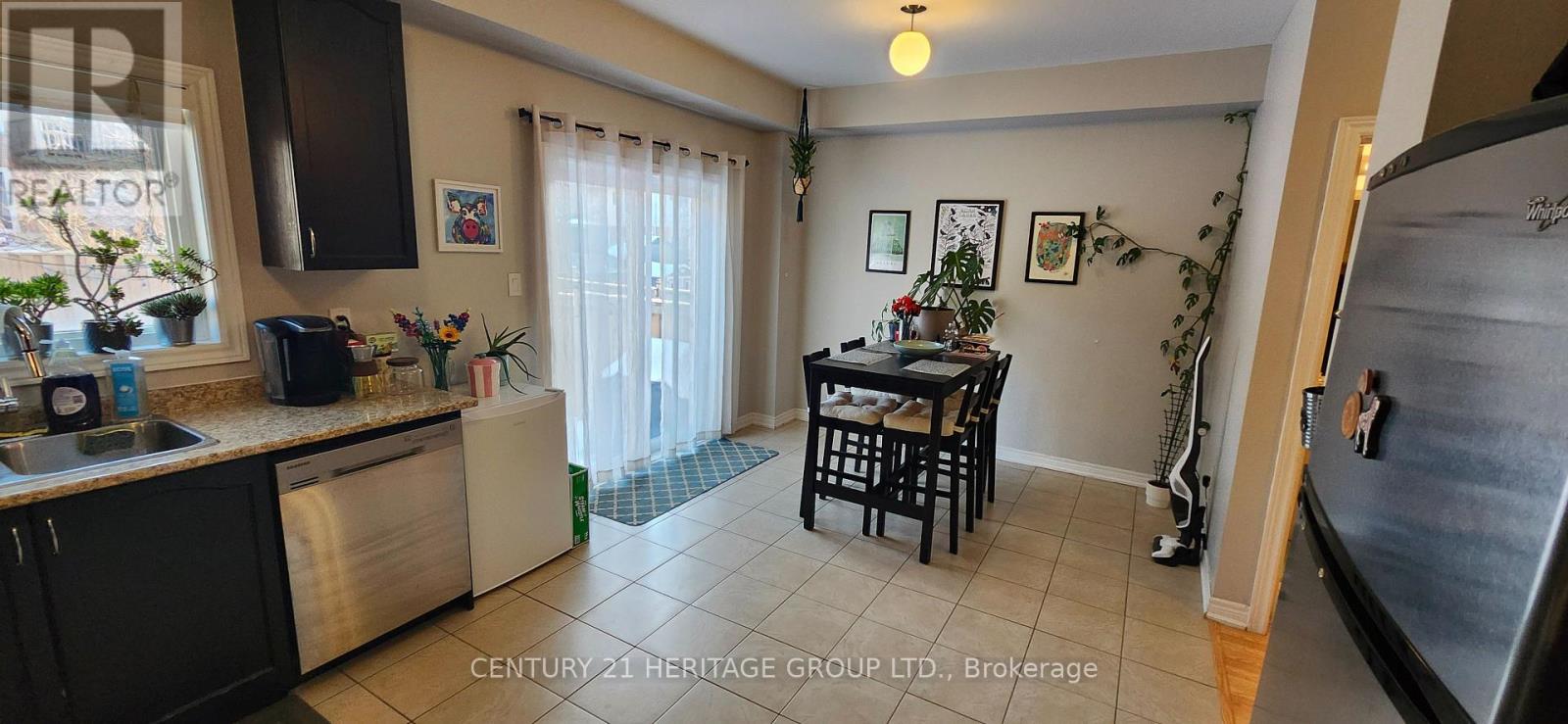 21 Matthewson Avenue, Bradford West Gwillimbury, Ontario  L3Z 0P3 - Photo 9 - N12724670