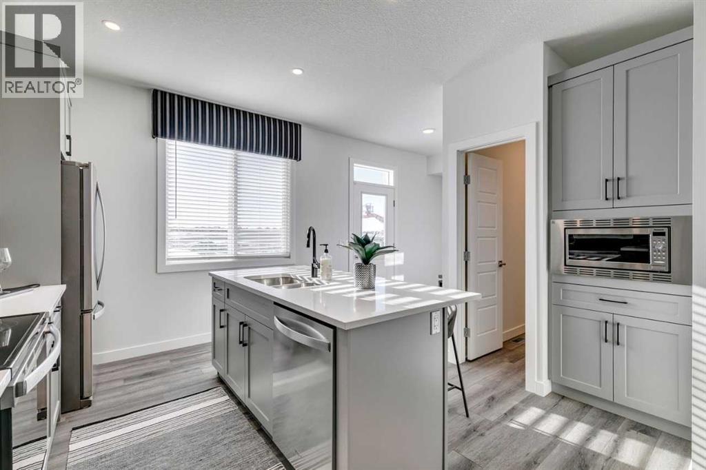 463 Chelsea Port Crossing, Chestermere, Alberta  T1X 3H4 - Photo 4 - A2281209