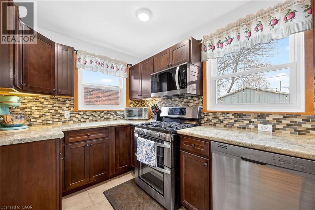 336 East 16th Street, Hamilton, Ontario  L9A 4J9 - Photo 10 - 40800573