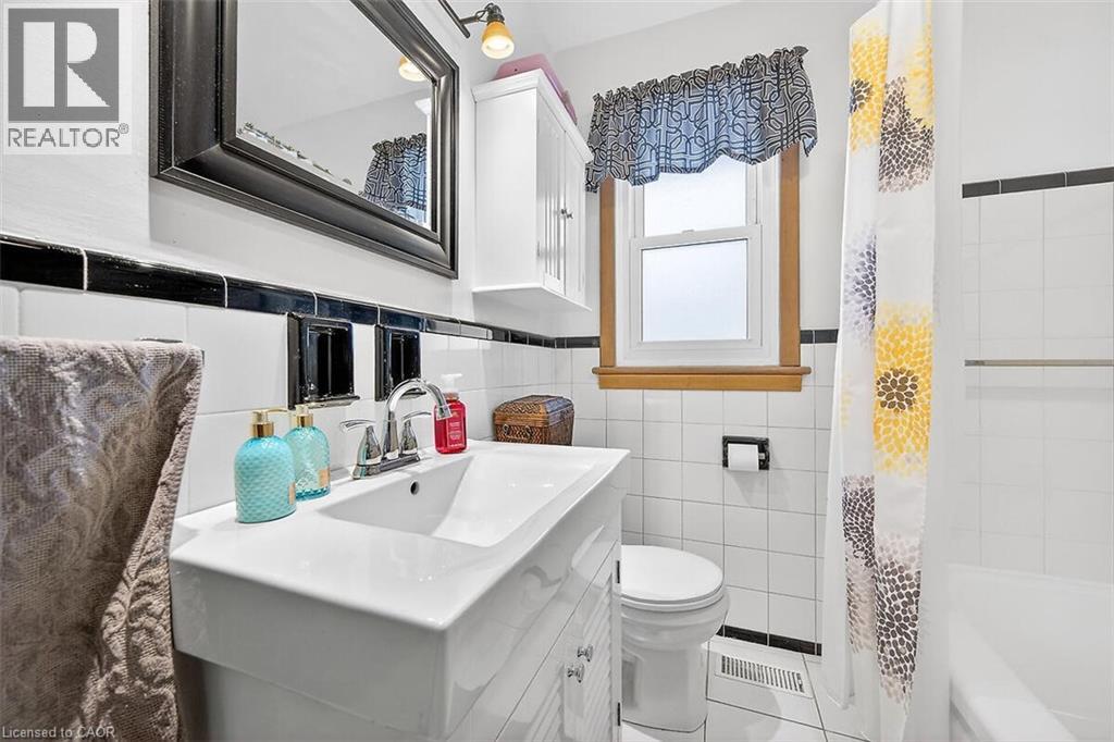 336 East 16th Street, Hamilton, Ontario  L9A 4J9 - Photo 18 - 40800573