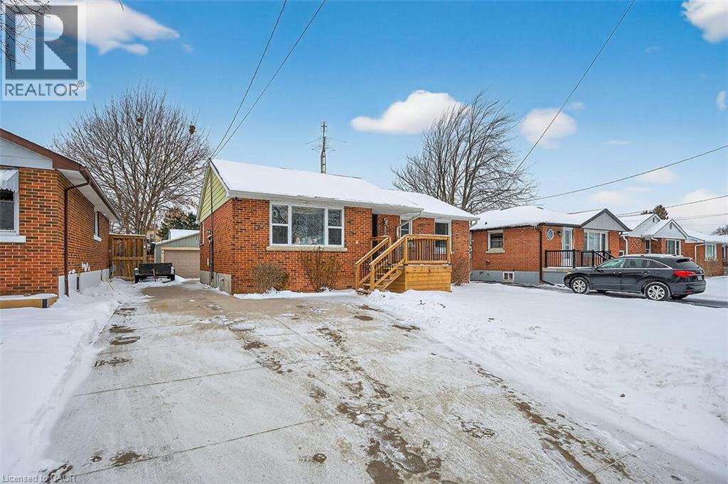 336 East 16th Street, Hamilton, Ontario  L9A 4J9 - Photo 2 - 40800573