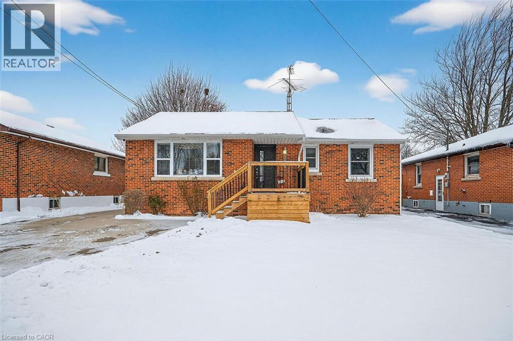 336 East 16th Street, Hamilton, Ontario  L9A 4J9 - Photo 3 - 40800573