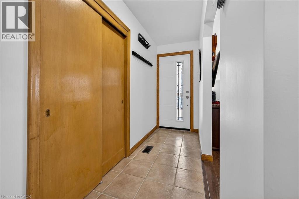 336 East 16th Street, Hamilton, Ontario  L9A 4J9 - Photo 5 - 40800573