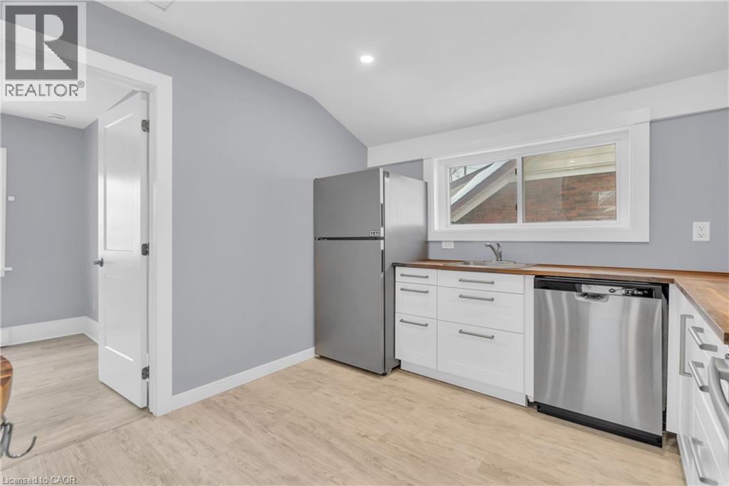 12 Park Street, Kitchener, Ontario  N2G 1M3 - Photo 7 - 40798683