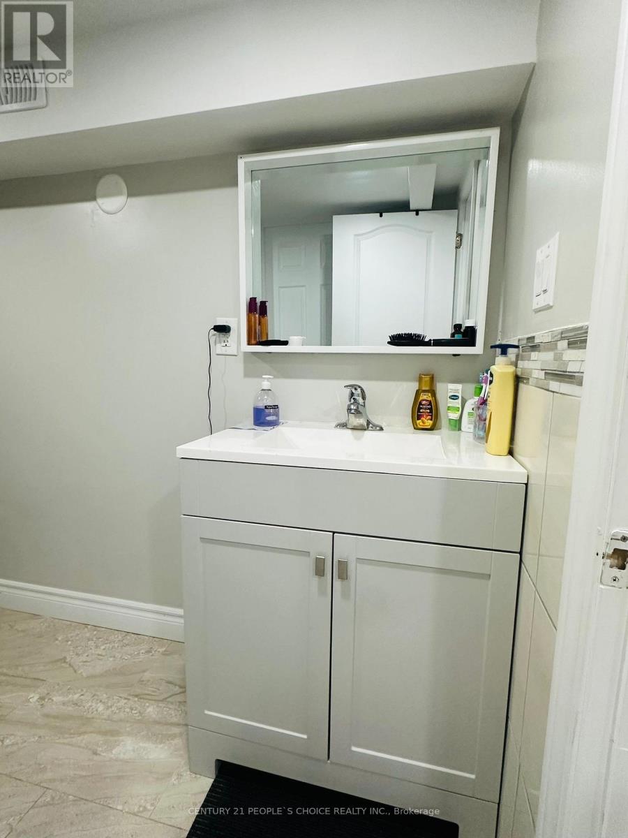 19 Sculptor Street, Brampton, Ontario  L6P 3H6 - Photo 8 - W12724582