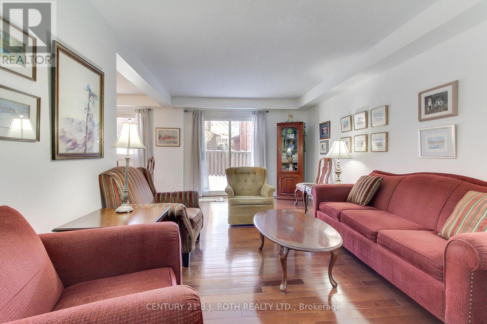 323 Hillside Drive, Mississauga, Ontario  L5M 2N3 - Photo 13 - W12724592