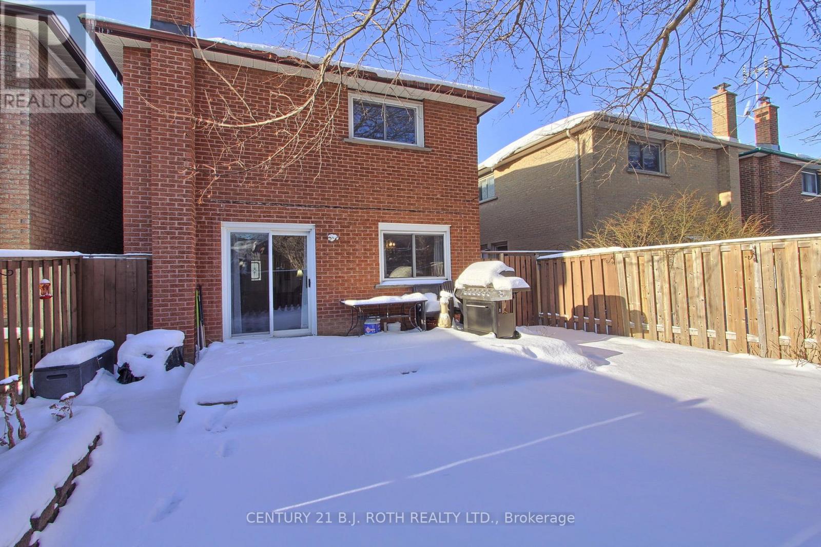 323 Hillside Drive, Mississauga, Ontario  L5M 2N3 - Photo 27 - W12724592