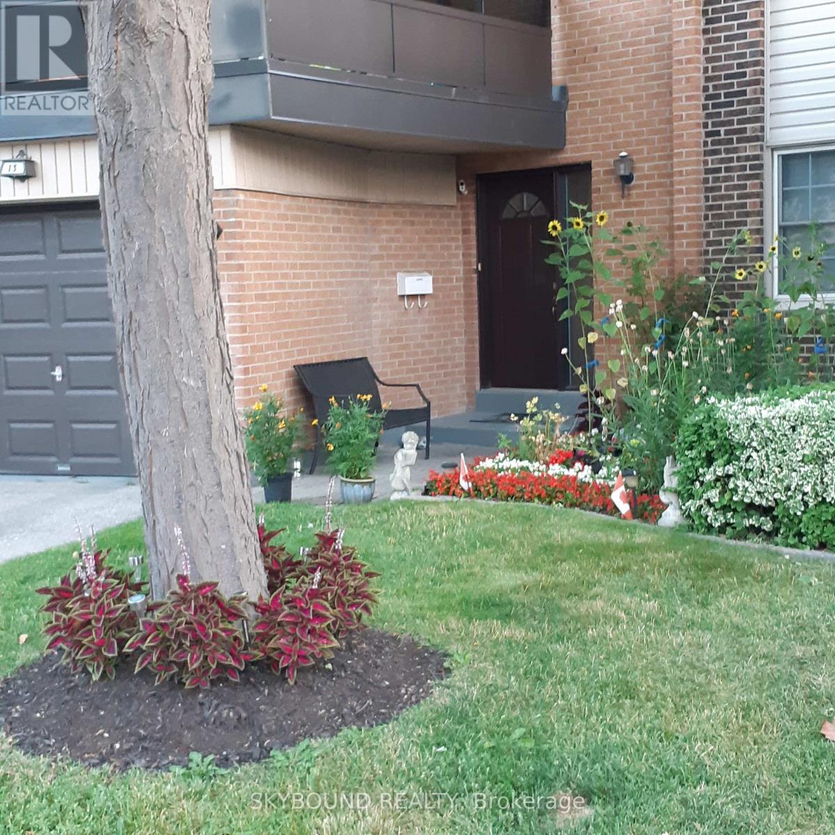 13 - 2120 Rathburn Road E, Mississauga, Ontario  L4W 2S8 - Photo 2 - W12724598