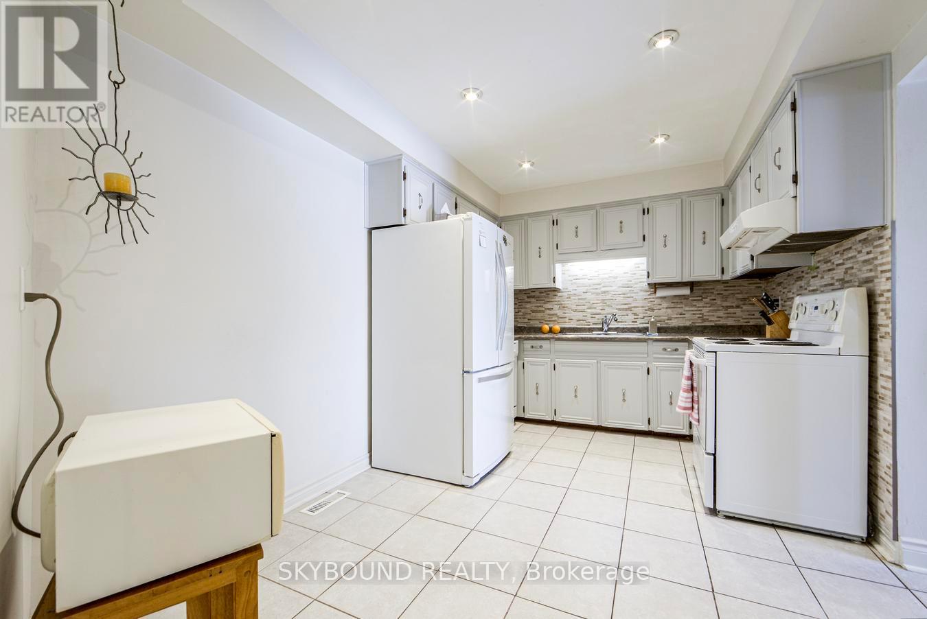 13 - 2120 Rathburn Road E, Mississauga, Ontario  L4W 2S8 - Photo 9 - W12724598