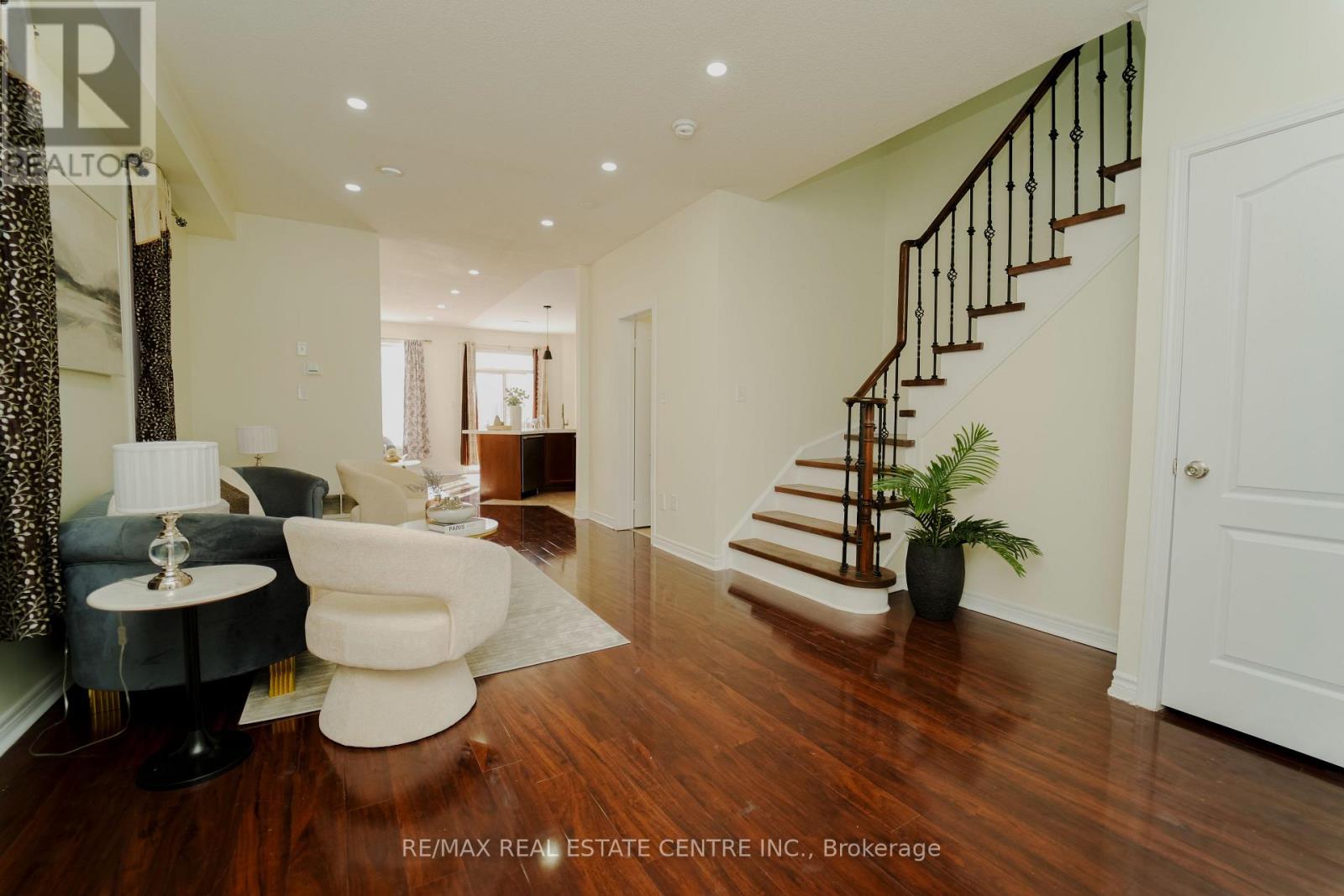 133 Seahorse Avenue, Brampton, Ontario  L6V 4N5 - Photo 3 - W12724606