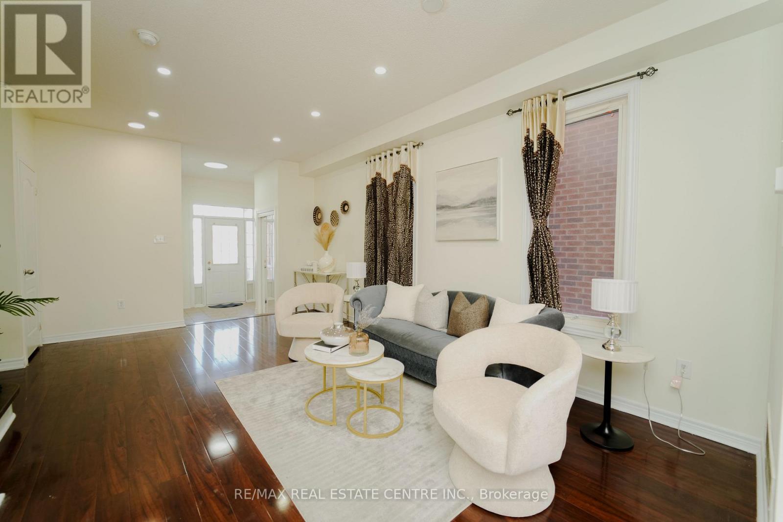 133 Seahorse Avenue, Brampton, Ontario  L6V 4N5 - Photo 4 - W12724606