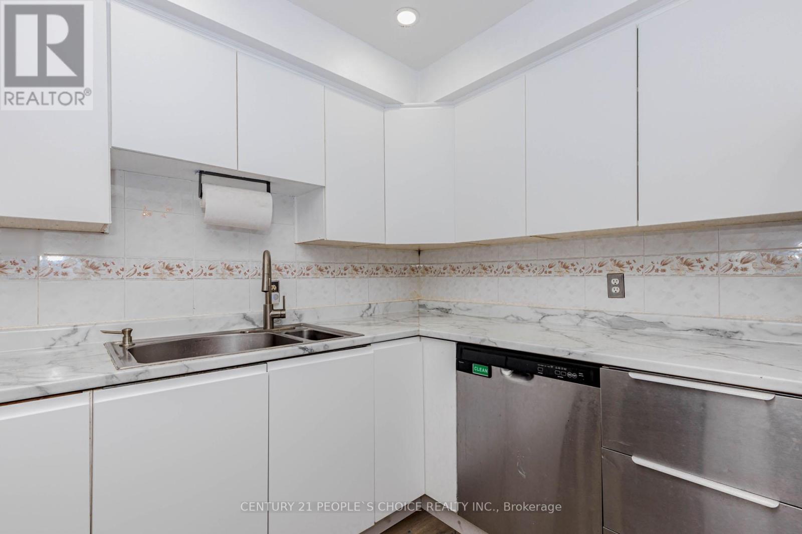 72 - 2605 Woodchester Drive, Mississauga, Ontario  L5K 2E3 - Photo 8 - W12724610