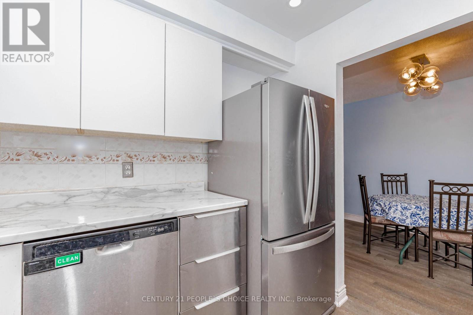 72 - 2605 Woodchester Drive, Mississauga, Ontario  L5K 2E3 - Photo 9 - W12724610