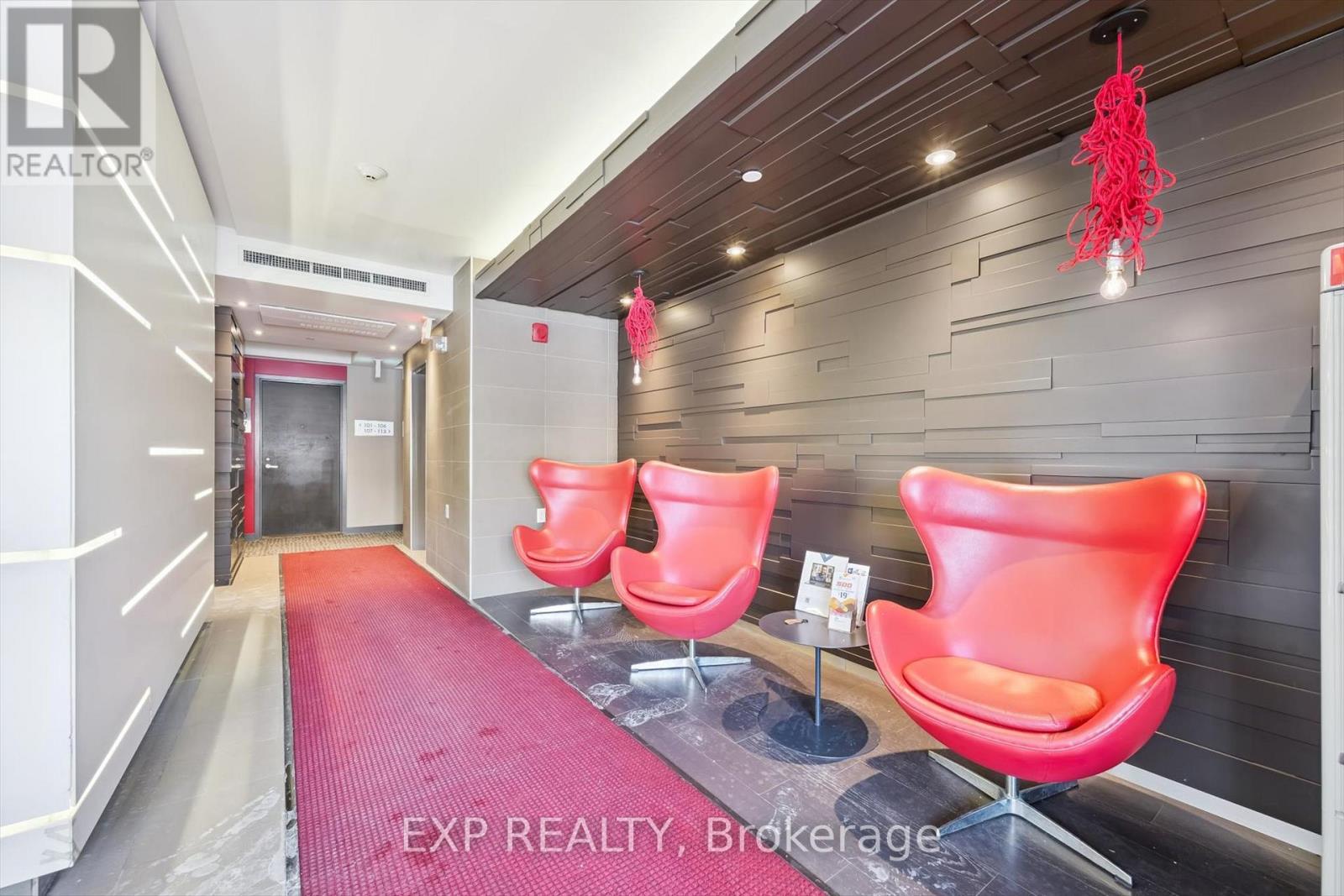 305 - 5005 Harvard Road, Mississauga, Ontario  L5M 0W5 - Photo 2 - W12724614