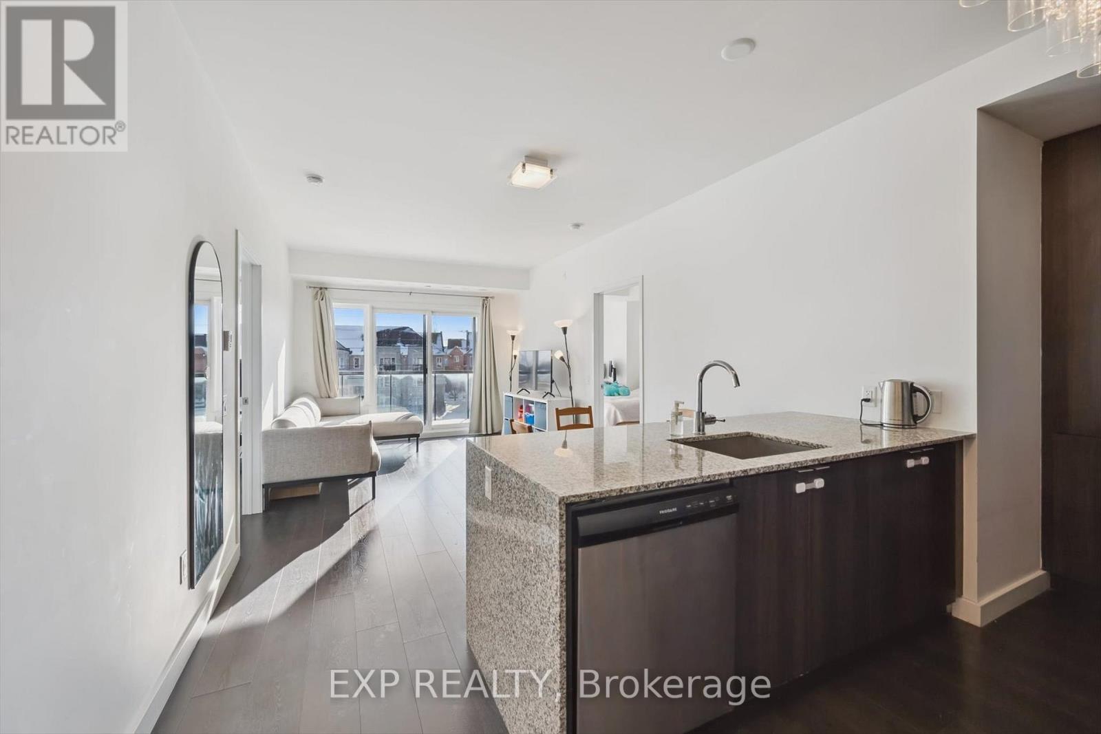 305 - 5005 Harvard Road, Mississauga, Ontario  L5M 0W5 - Photo 4 - W12724614