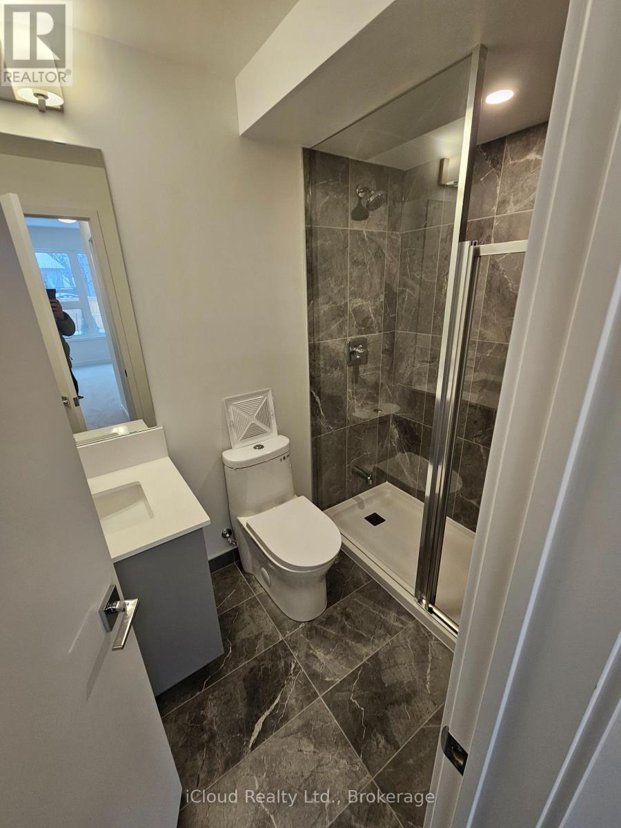 12 - 496 Plains Road, Burlington, Ontario  L7T 0C9 - Photo 7 - W12724638