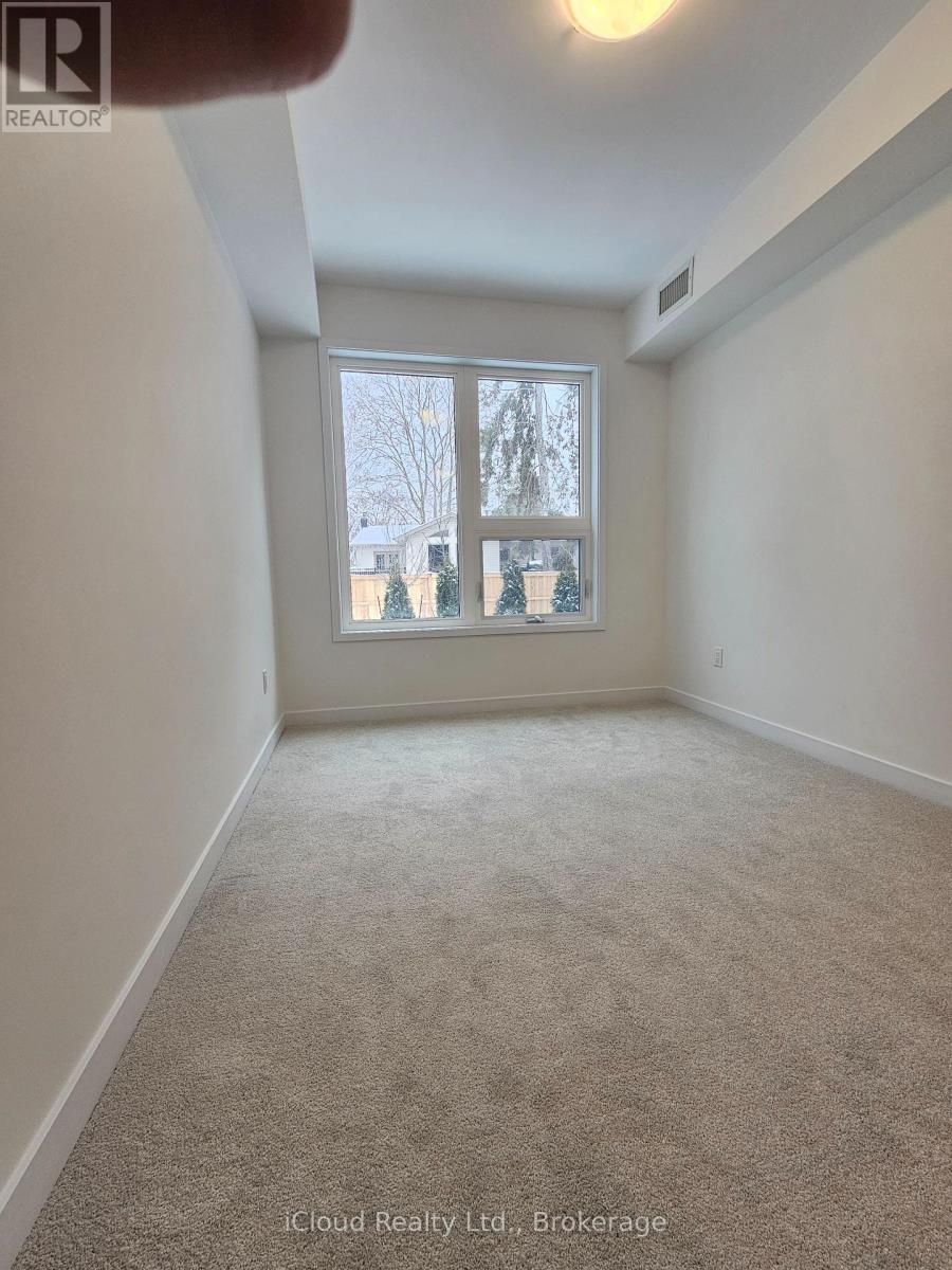 12 - 496 Plains Road, Burlington, Ontario  L7T 0C9 - Photo 8 - W12724638