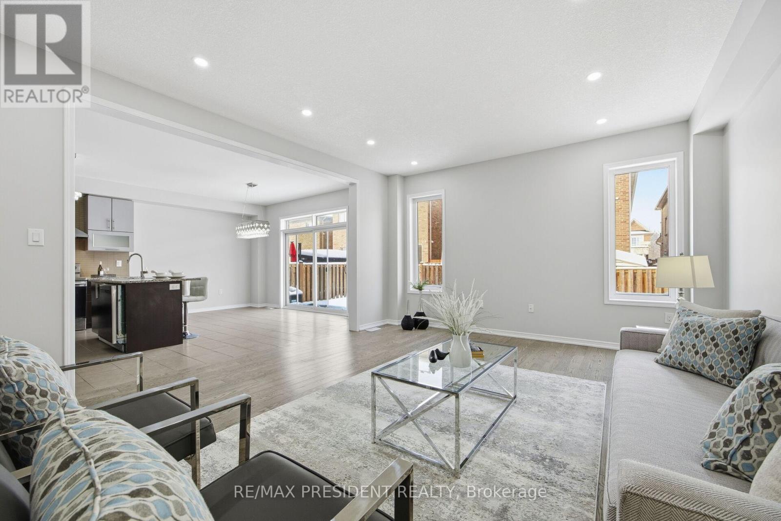 584 Remembrance Road, Brampton, Ontario  L7A 4N2 - Photo 10 - W12724660