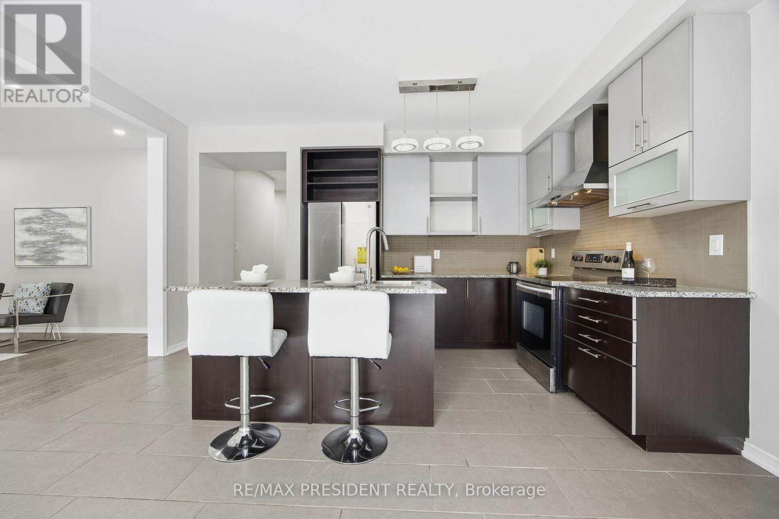 584 Remembrance Road, Brampton, Ontario  L7A 4N2 - Photo 14 - W12724660