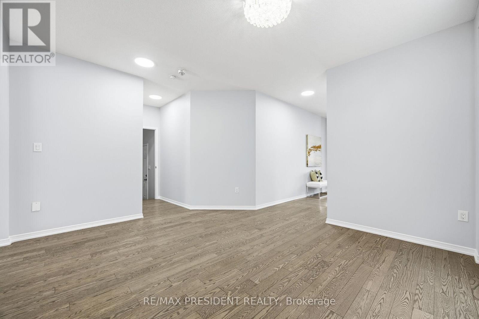 584 Remembrance Road, Brampton, Ontario  L7A 4N2 - Photo 6 - W12724660