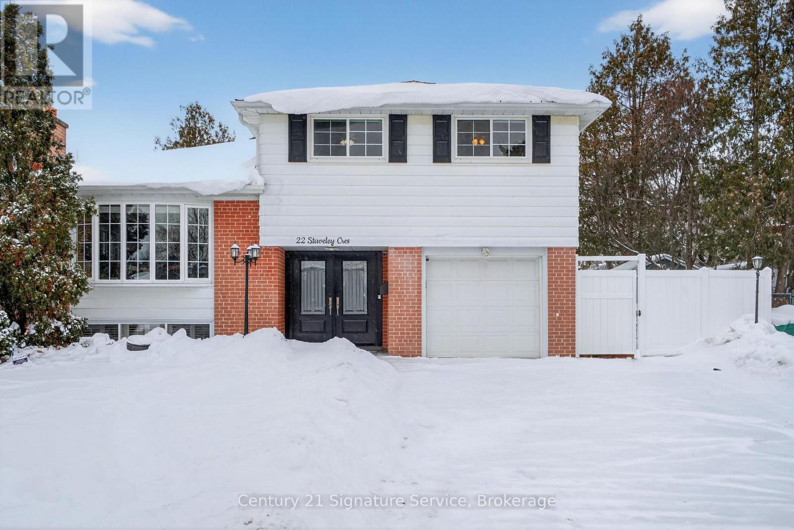 22 STAVELEY CRESCENT, Brampton, Ontario