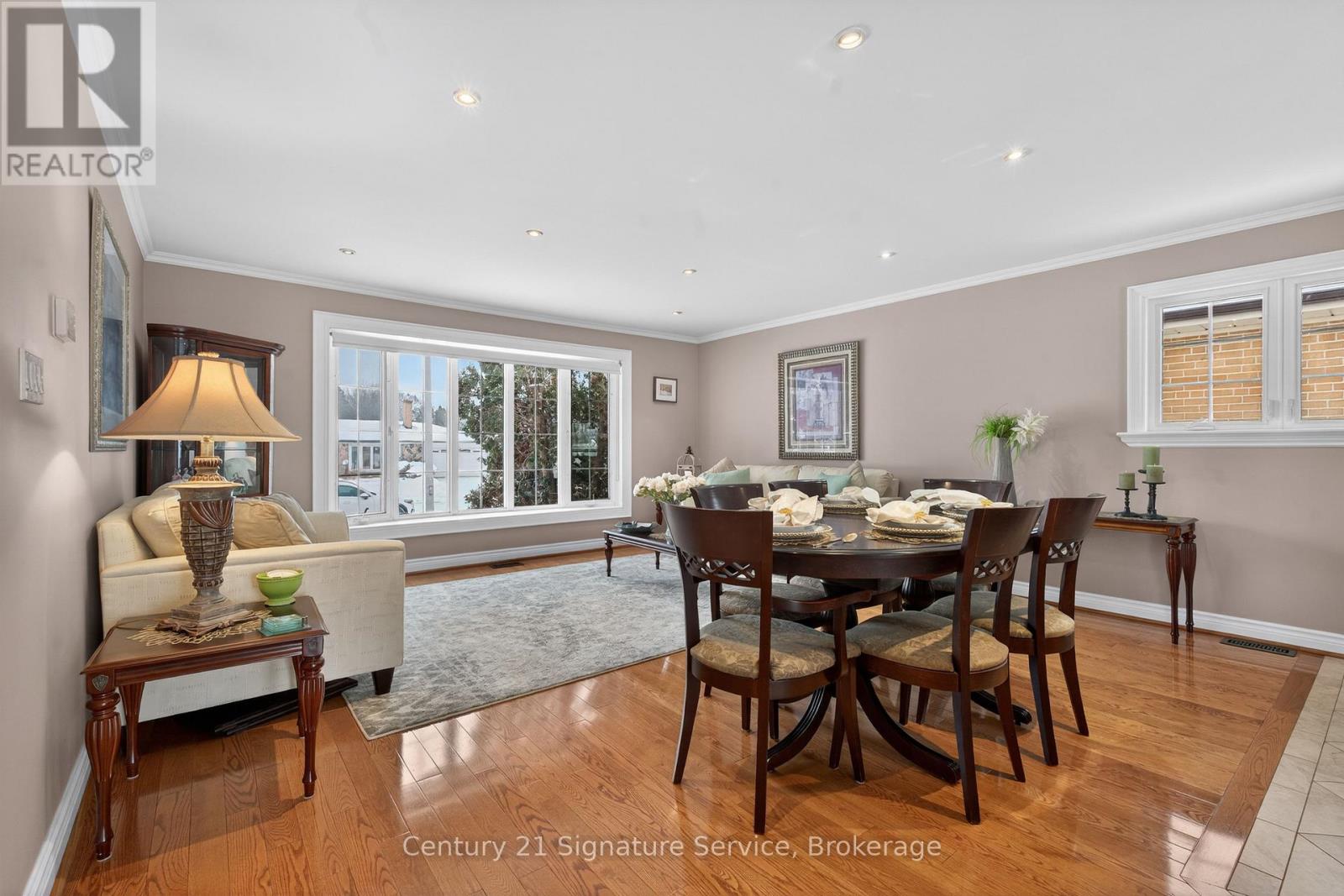 22 Staveley Crescent, Brampton, Ontario  L6W 2R9 - Photo 9 - W12724664