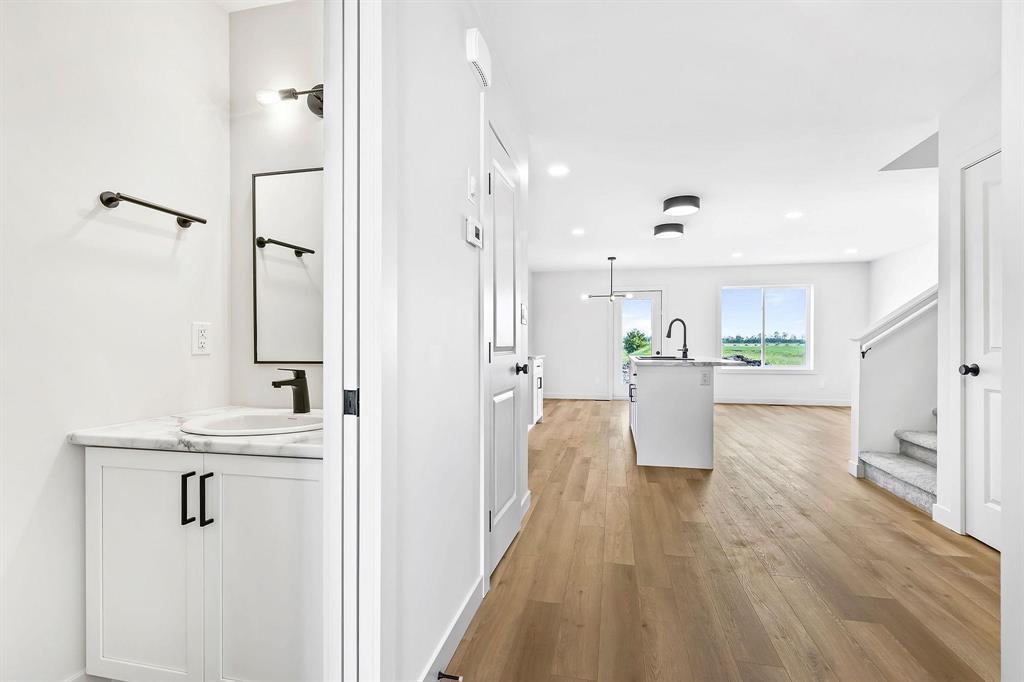 80 Kootenay Way, Steinbach, Manitoba  R5G 2Y1 - Photo 2 - 202601326