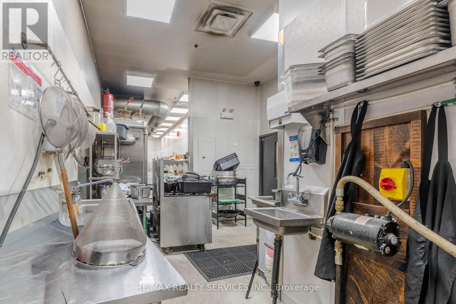 146 Kings Street, Kitchener, Ontario  N2G 1A6 - Photo 17 - X12724588