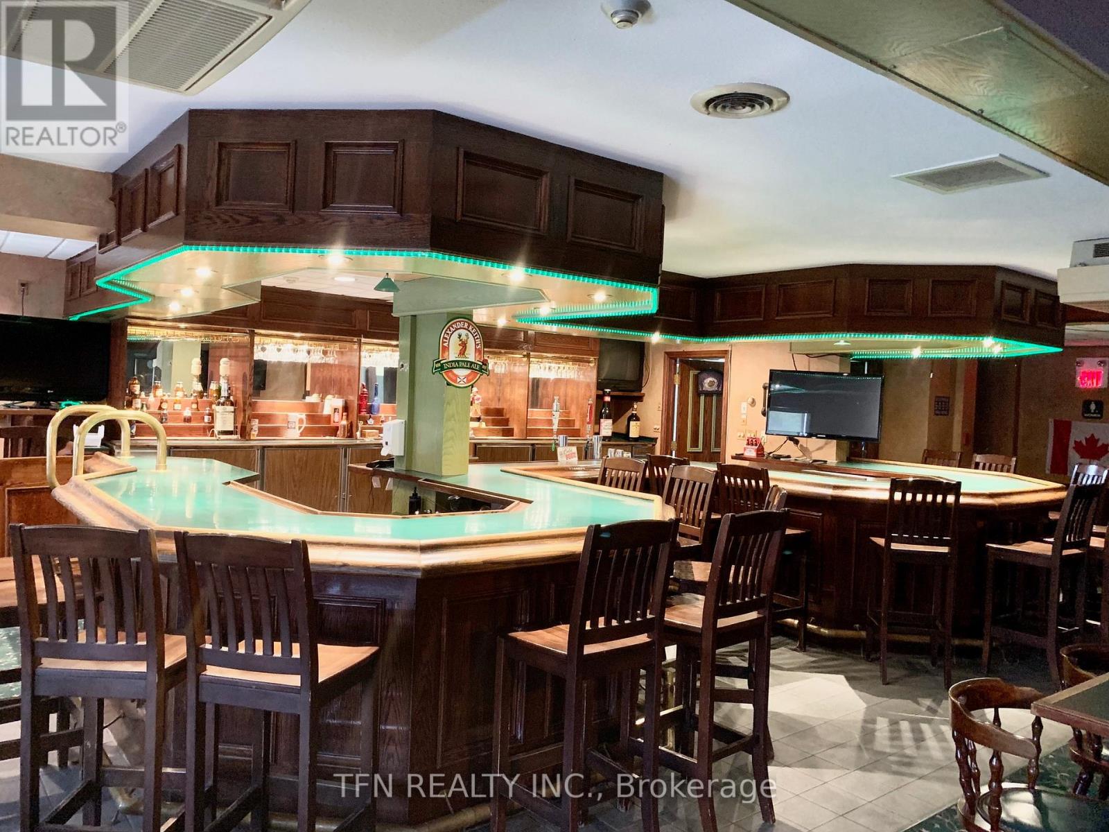 135-137 Queenston Street, St. Catharines, Ontario  L2R 2Z8 - Photo 4 - X12724628